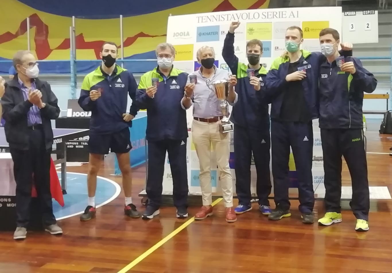 Apuania Carrara campione dItalia 2021 con la coppa