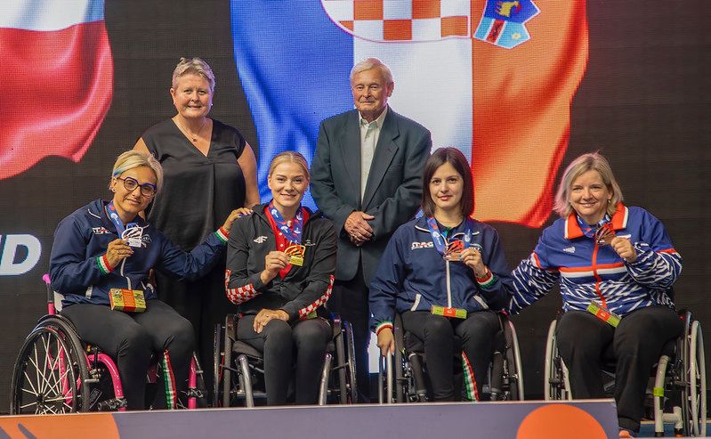 Campionati Europei Paralimpici di Sheffield 2023 podio del singolare femminile di classe 3 con Michela Brunelli e Carlotta Ragazzini