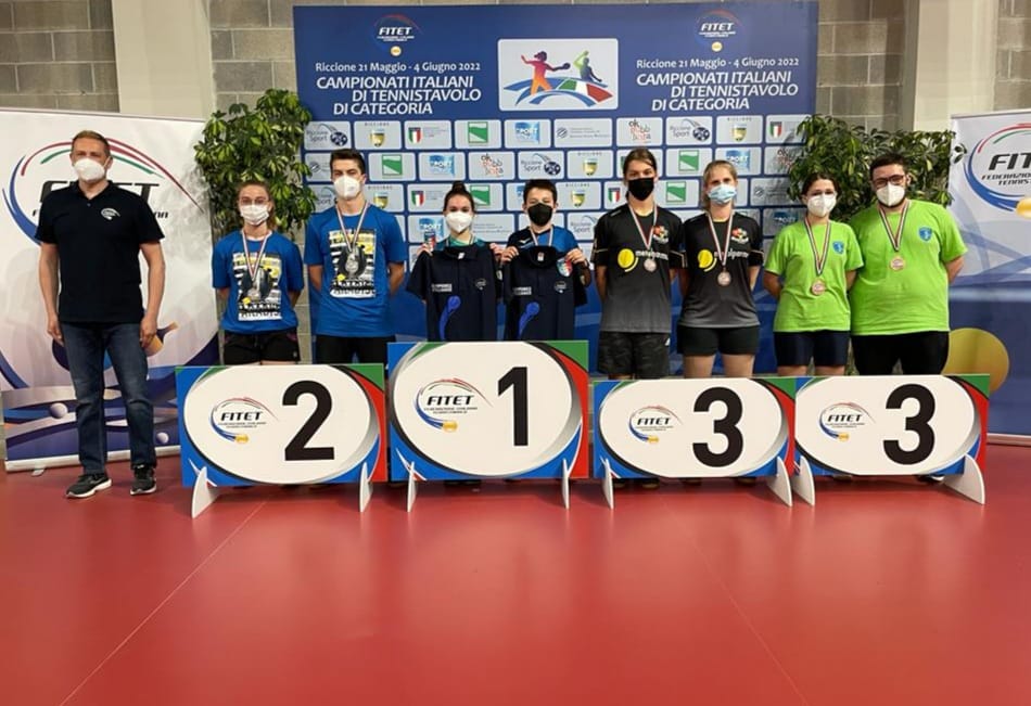 Campionati Italiani di Categoria di Riccione 2022 podio del doppio misto di quinta categoria