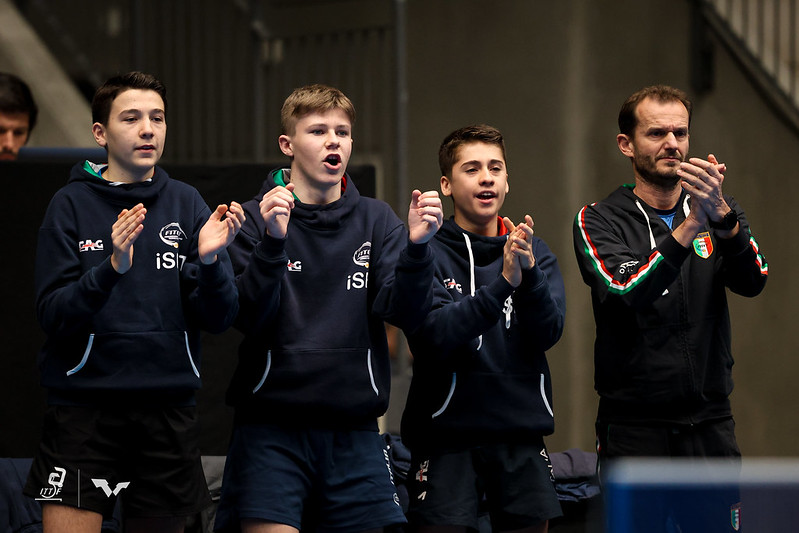 Campionati Mondiali Giovanili di Helsingborg 2024 la panchina durante la gara a squadre