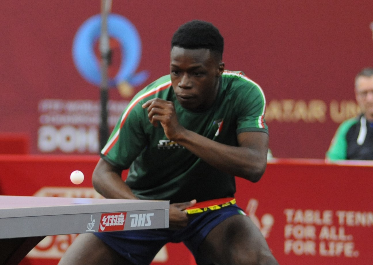 Campionati Mondiali di Doha 2025 John Oyebode in azione di rovescio