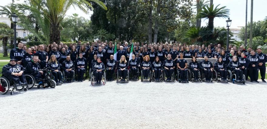 Consegna delle bandiere agli alferi olimpici e paralimpici di Parigi 2024