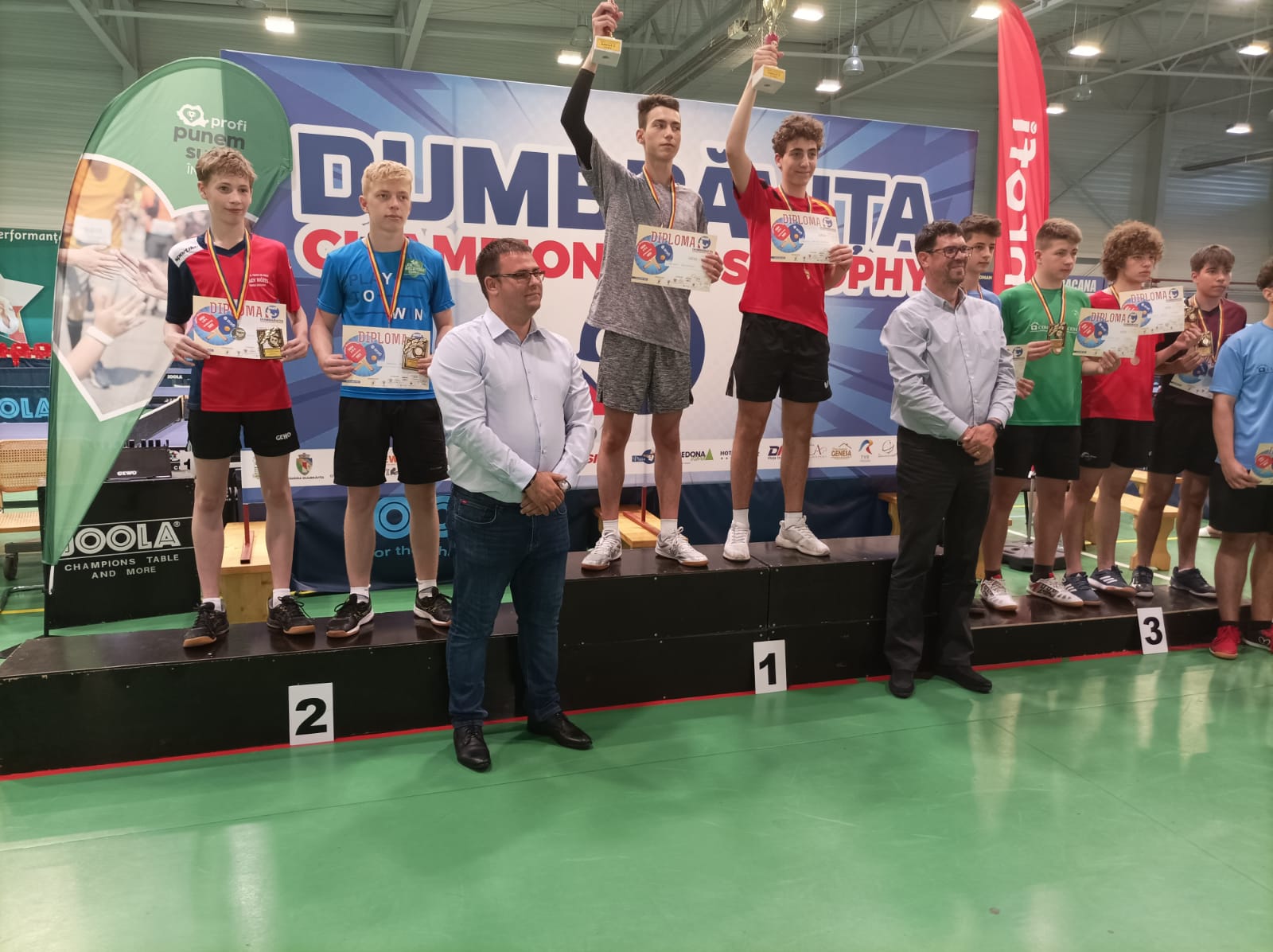Daniele Spagnolo oro nella gara a squadre Under 17 a Dumbravita 2022