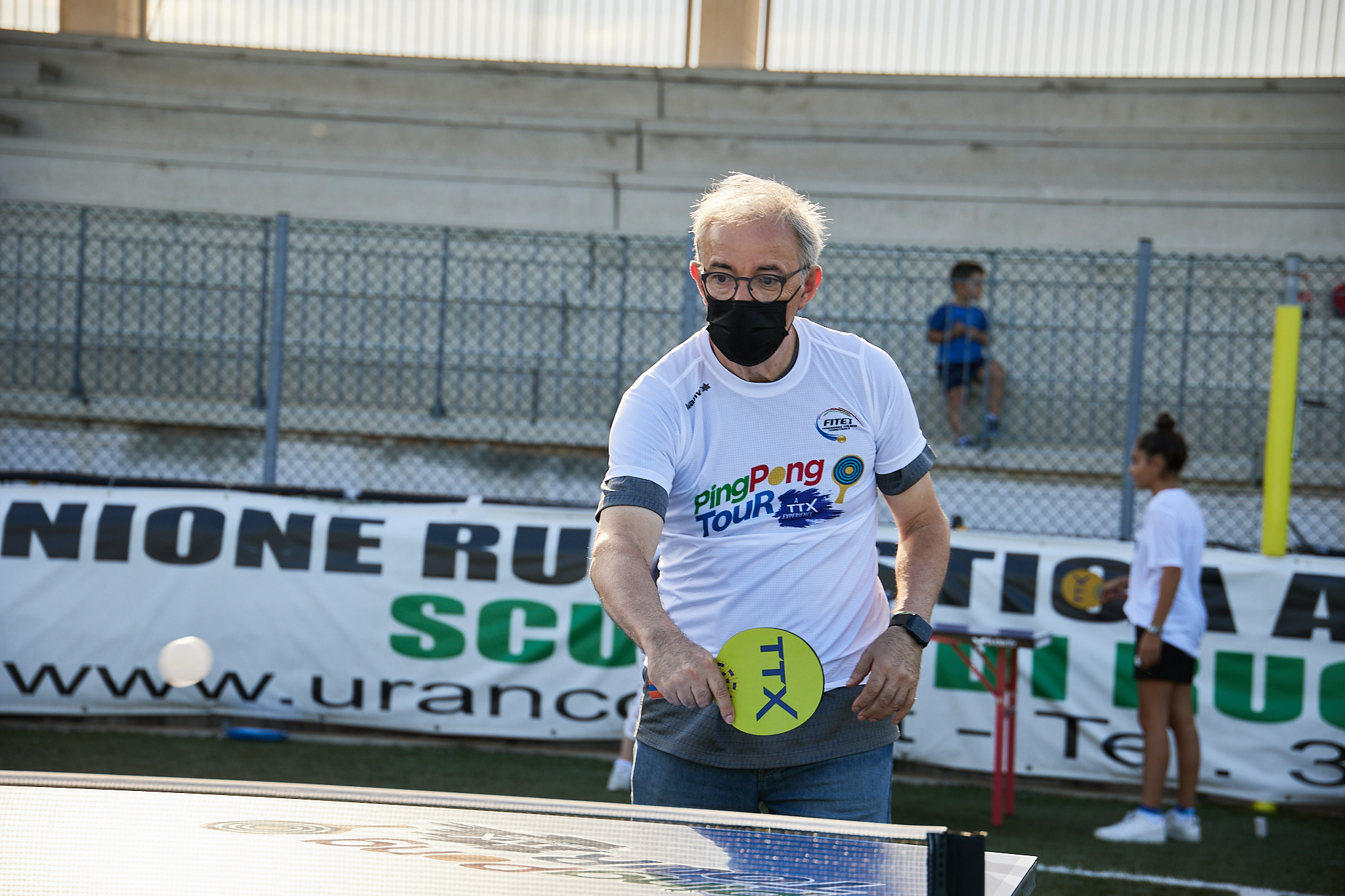 Foto 4 Massimo Costantini responsabile per lAlto Livello dellITTF impegnato nel TTX