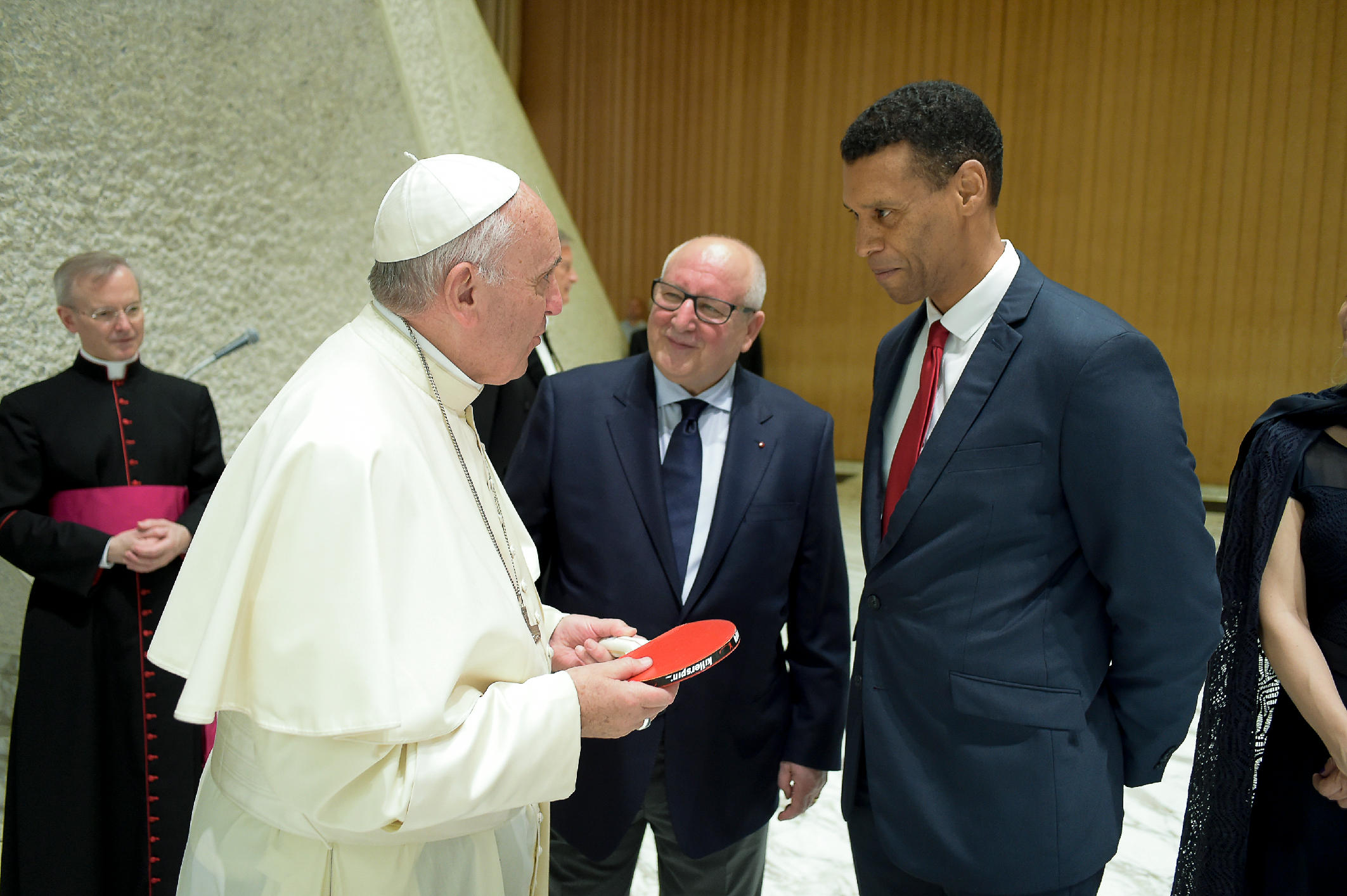 Franco Sciannimanico e Robert Blackwell con Papa Francesco