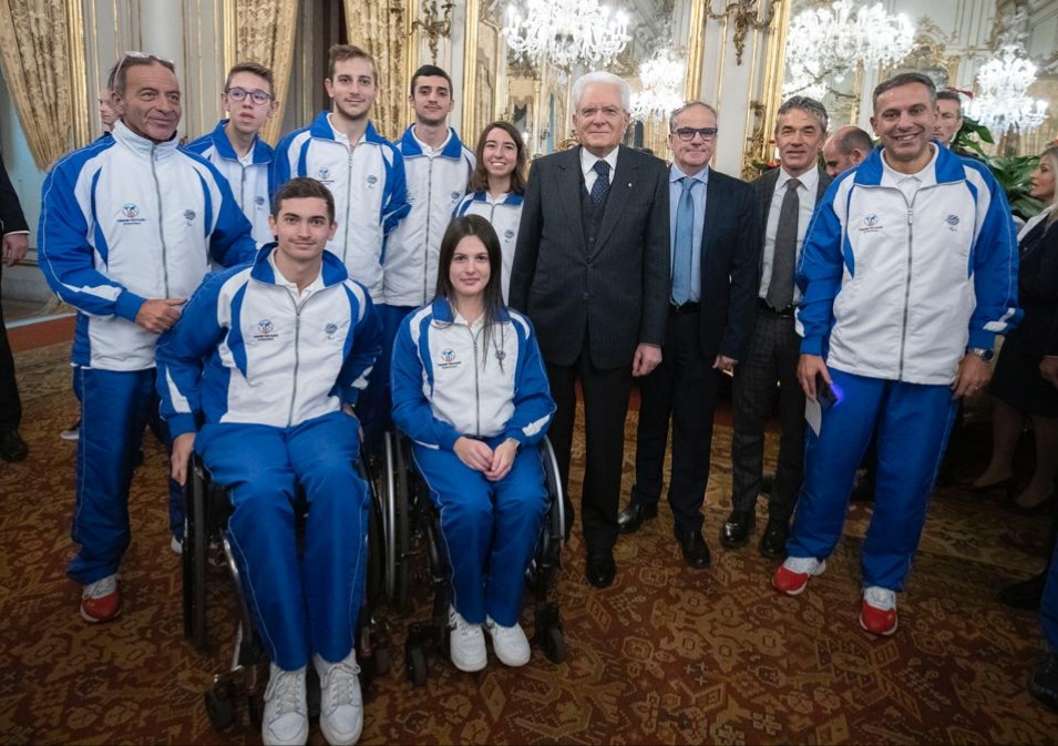 Gruppo tennistavolo con il Presidente Sergio Mattarella
