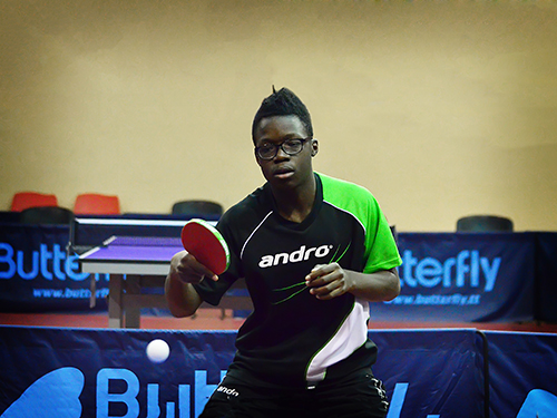 John Oyebode in azione