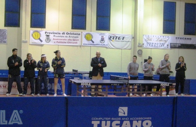 La presentazione delle due squadre Foto Silvia Deligia