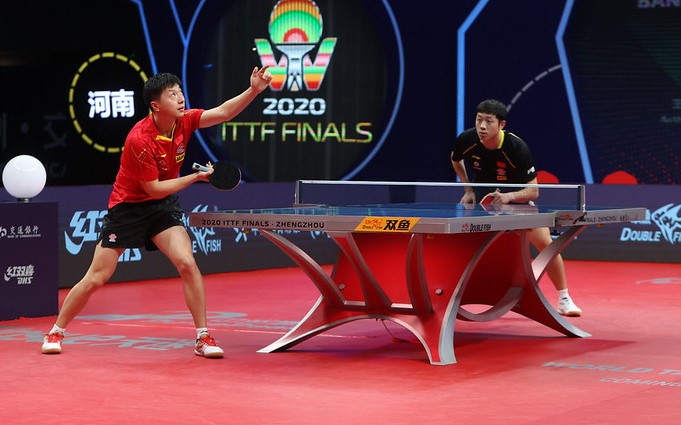 Ma Long batte Xu Xin nella semifinale delle ITTF Finals 2020