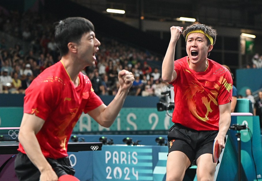Olimpiadi di Parigi 2024 Ma Long e Wang Chuqin esultano Cina in finale