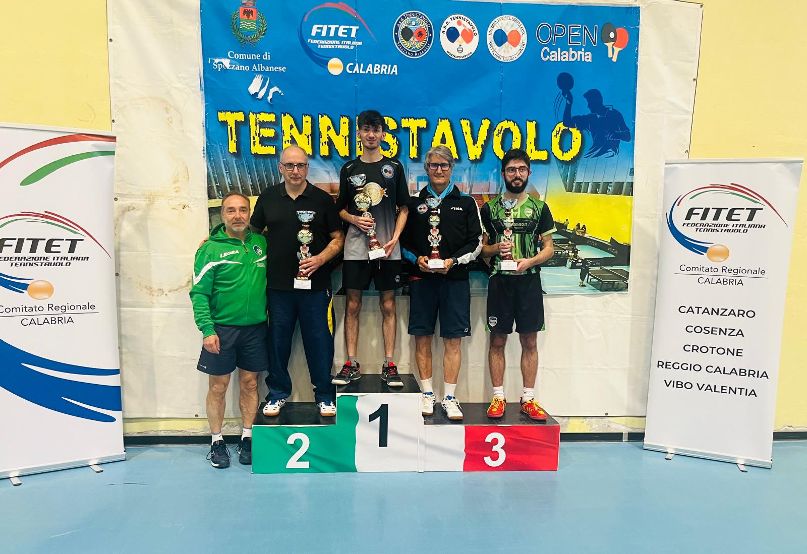 Open di Spezzano Albanese 3 4 maggio 2025 podio del singolare Over 1600 maschile Over 200 femminile