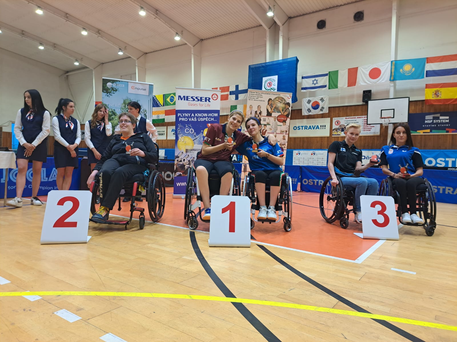 Open paralimpico di Repubblica Ceca 2022 podio del doppio femminile di classe WD5