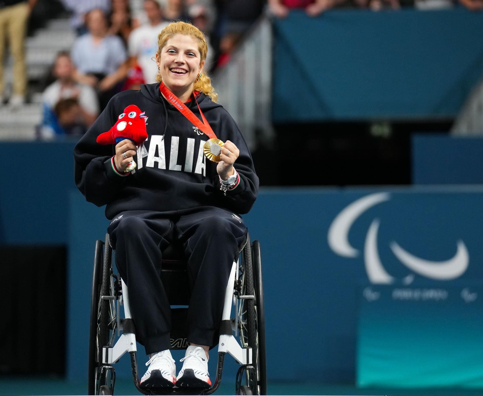 Paralimpiadi di Parigi 2024 Giada Rossi con la medaglia doro
