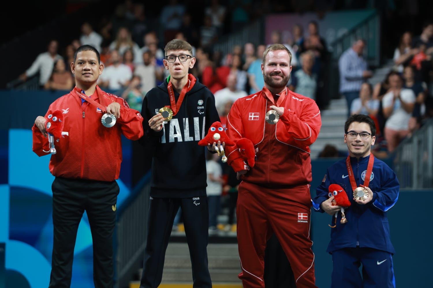 Paralimpiadi di Parigi 2024 il podio del singolare di classe 6 con Matteo Parenzan oro
