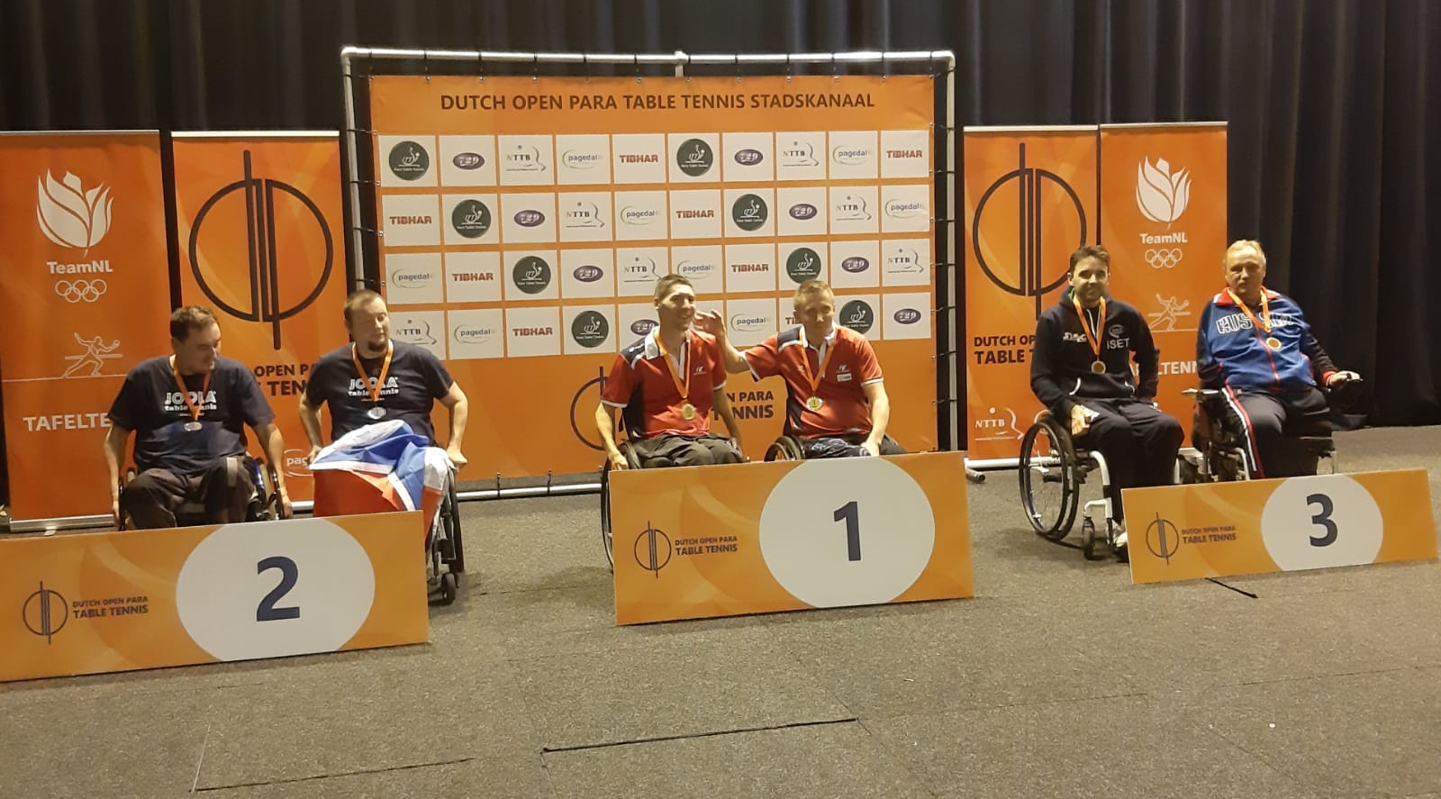 Podio a squadre di classe 2 Open di Olanda paralimpico 2019