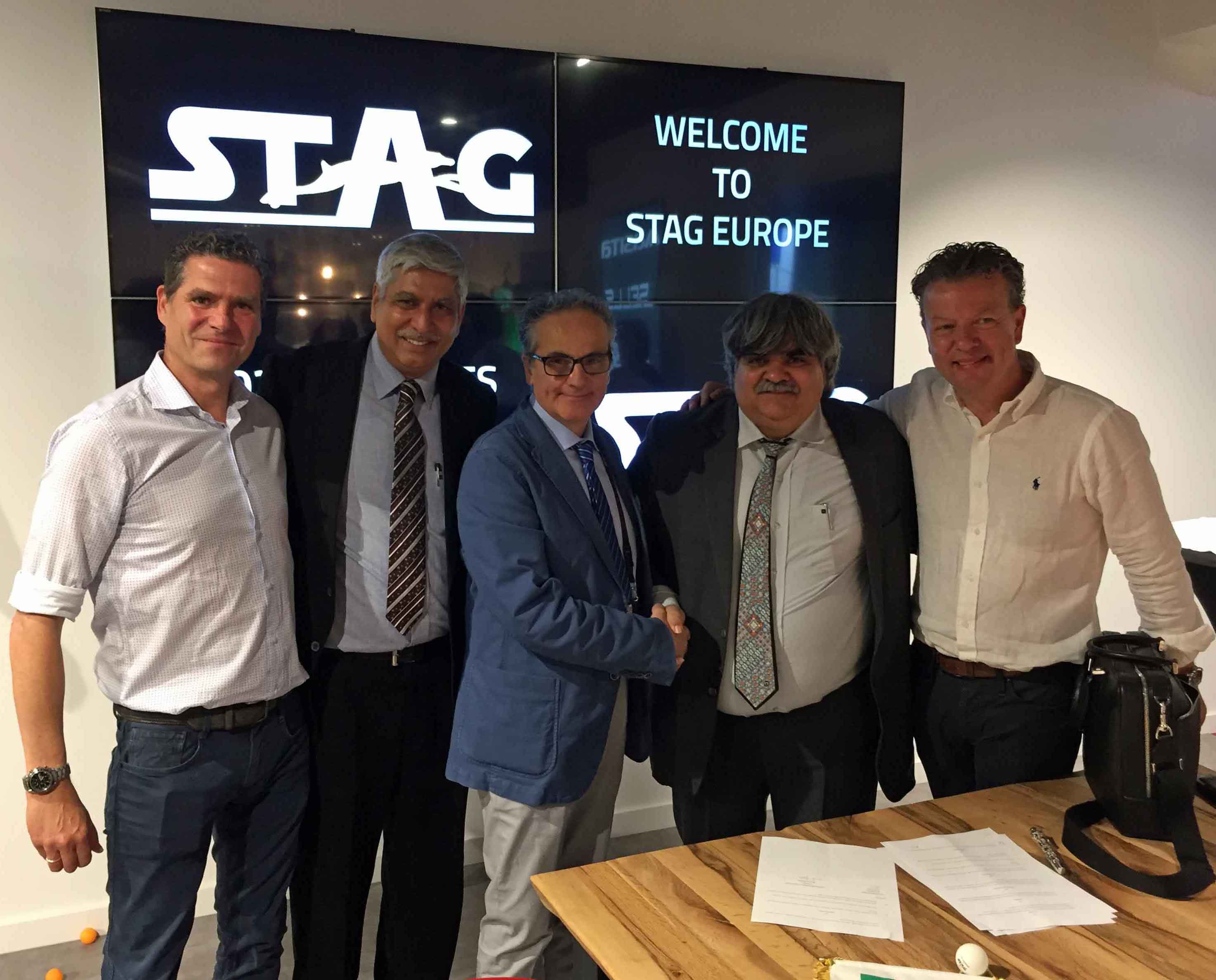 Renato Di Napoli firma accordo con Stag ok