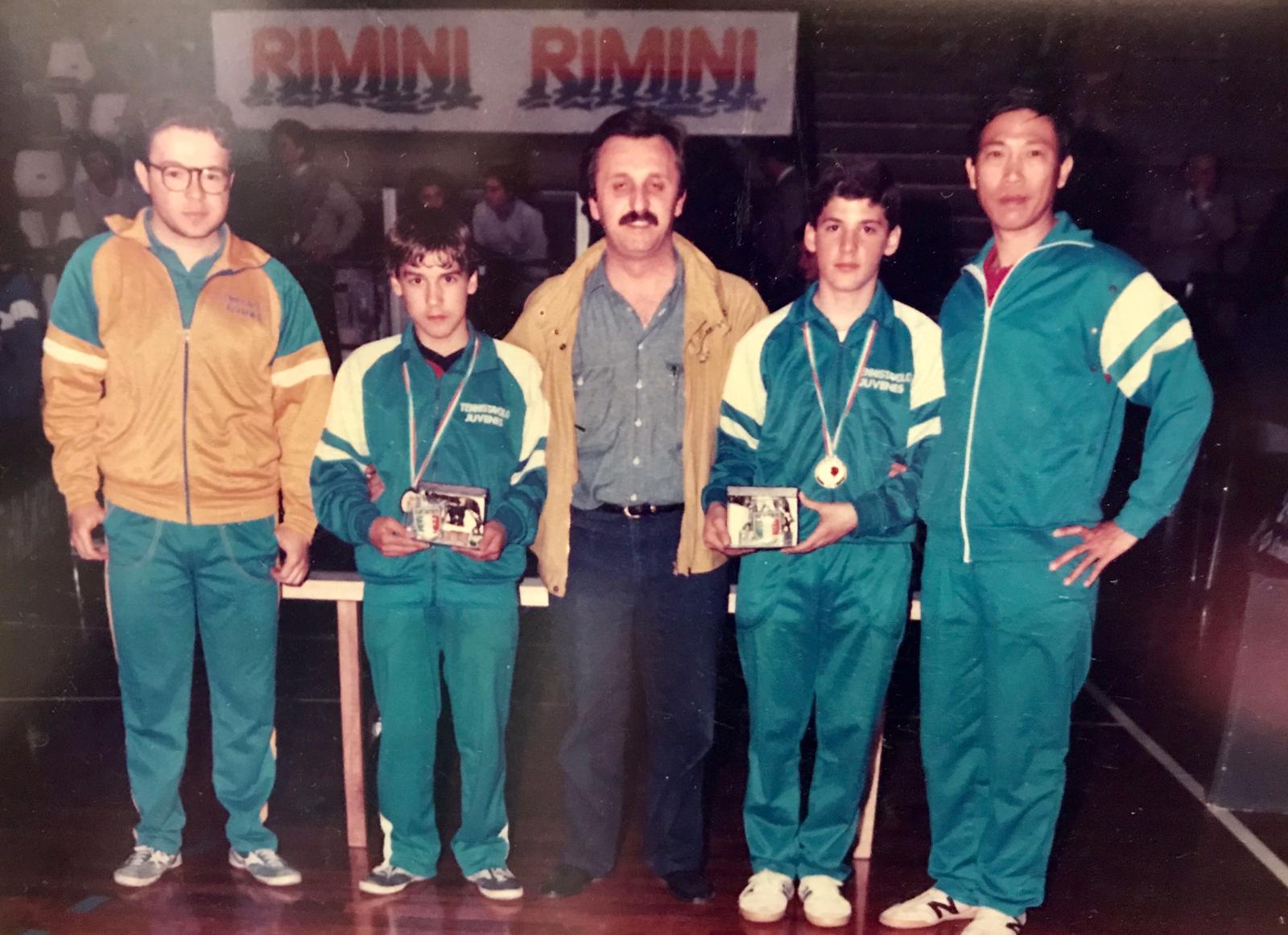 Rimini 1987 campioni italiani Juvenes San Marino la squadra allievi da sx Claudio Stefanelli Gabriele Giardi Gian Battista Silvagni Marco Morri e Diao Wen Yuan