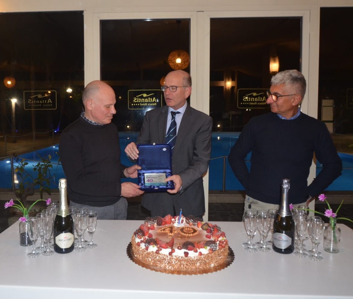 Sport Club Etna 40 anni di attività la consegna della targa