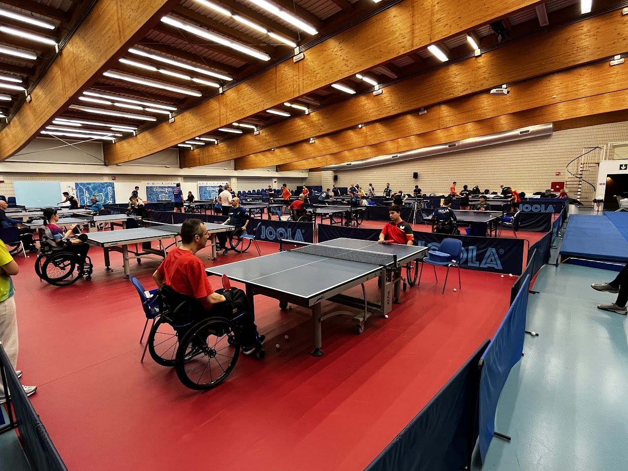 Stage paralimpico Under 23 della ETTU a Lignano Sabbiadoro 2022 allenamento atleti in carrozzina