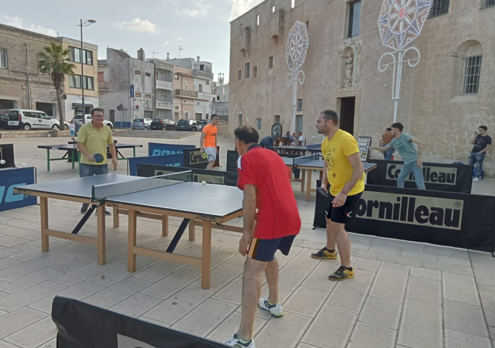 TTX Summer Tour tappa di Tricase i tavoli montati in piazza Cappuccini