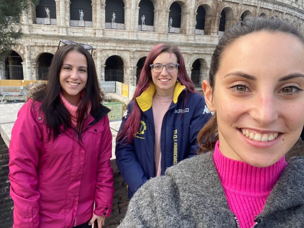 Tennistavolo Norbello Aikaterini Toliou Camilla Arguelles e Chiara Colantoni al Colosseo prima della trasferta a Castel Goffredo