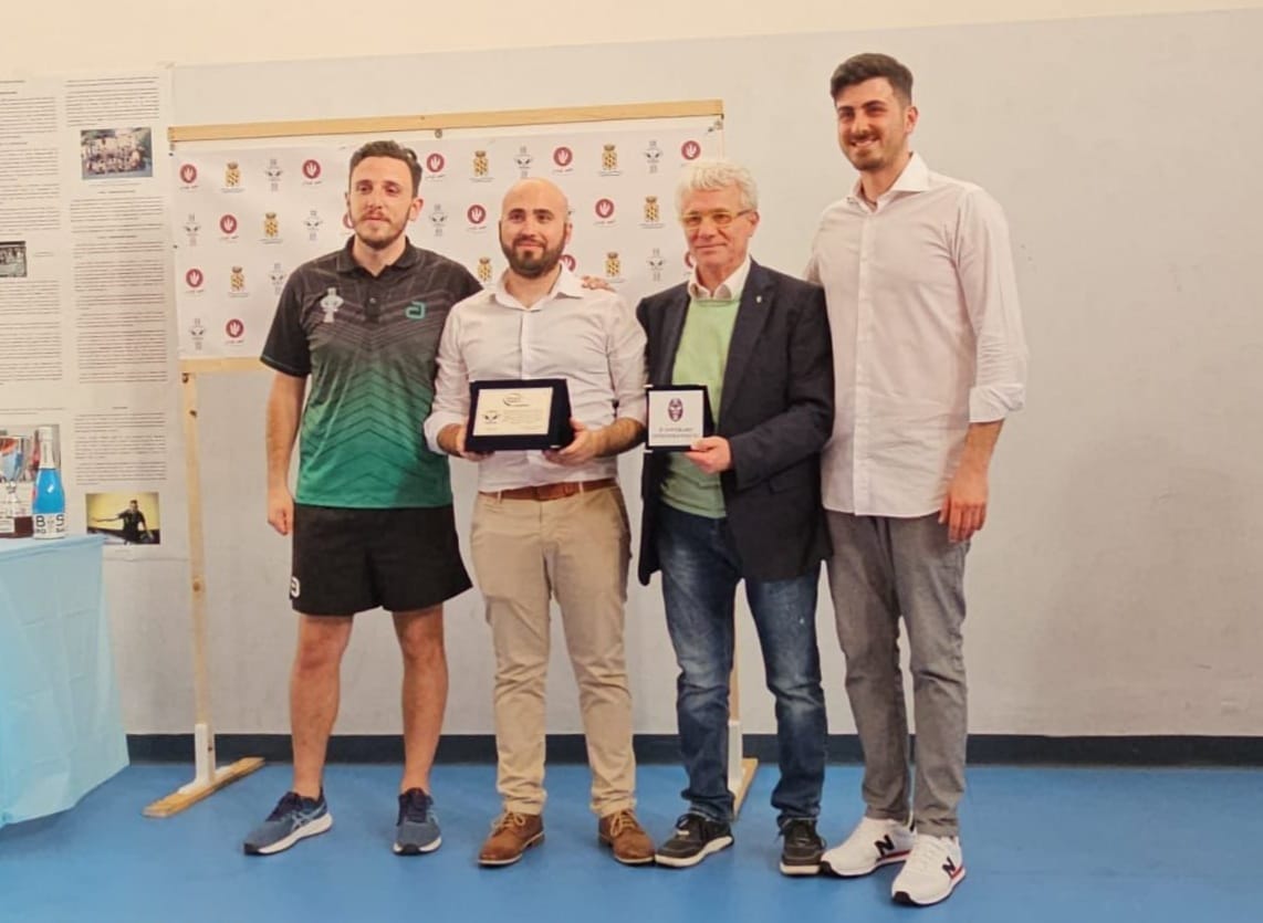 Tennistavolo Pozzuoli consegna targa per i 25 anni di attività