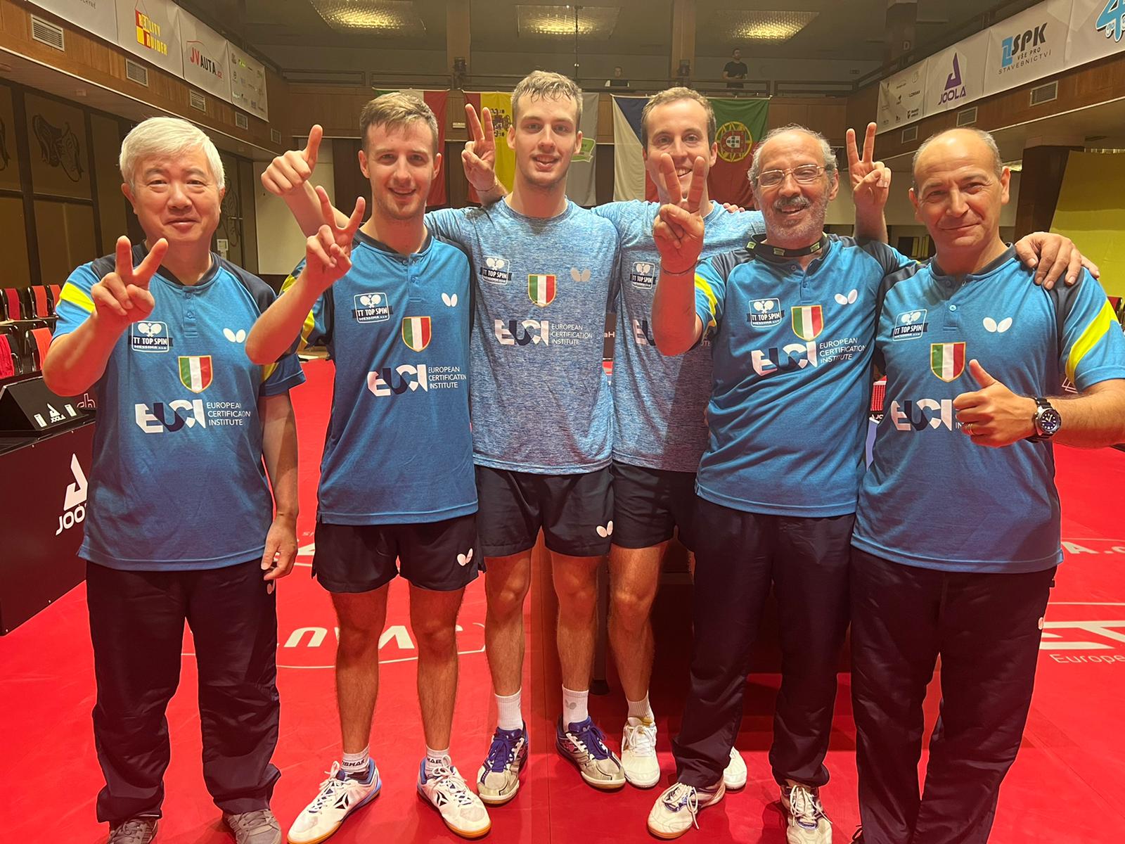 Top Spin Messina festeggia la vittoria sul GDCS Juncal nella prima fase della Champions League 2022 2023
