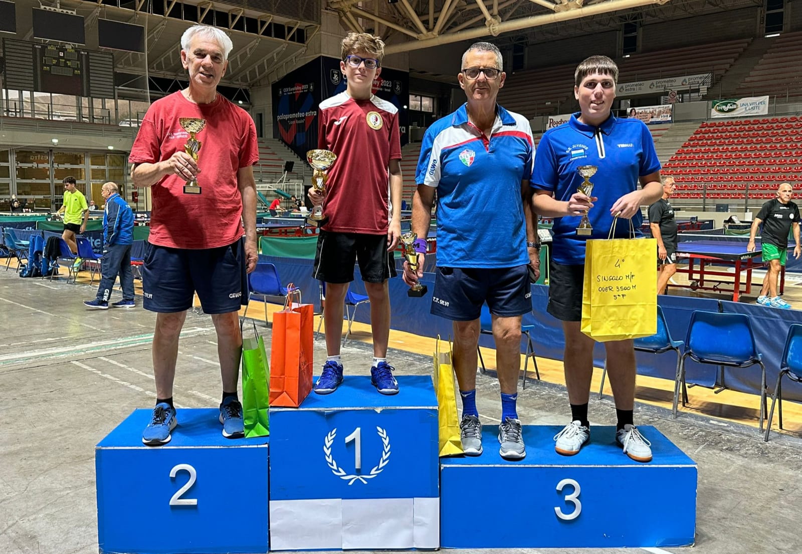 Torneo Open di Ancora 21 22 settembre 2024 podio del singolare Over 3500 maschile 5ª categoria femminile