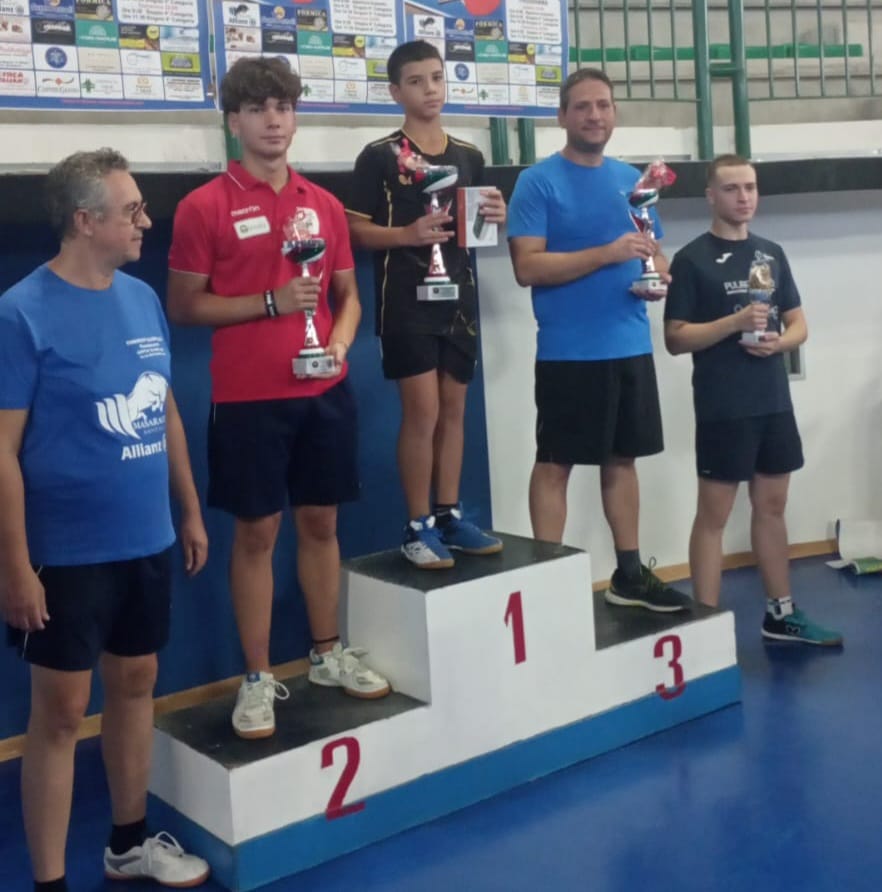 Torneo Open di Barcellona Pozzo di Gotto 21 22 settembre 2024 podio del singolare di 6ª categoria