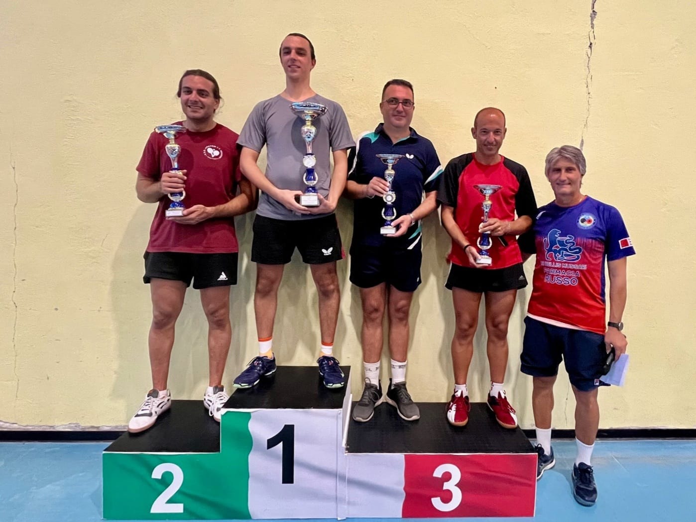 Torneo Open di Spezzano Albanese 2024 il podio del singolare Over 350 maschile 50 femminile