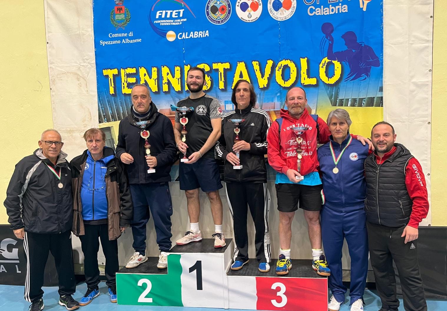 Torneo Open di Spezzano Albanese 4 5 gennaio 2025 podio del singolare Over 2000 maschile Over 200 femminile