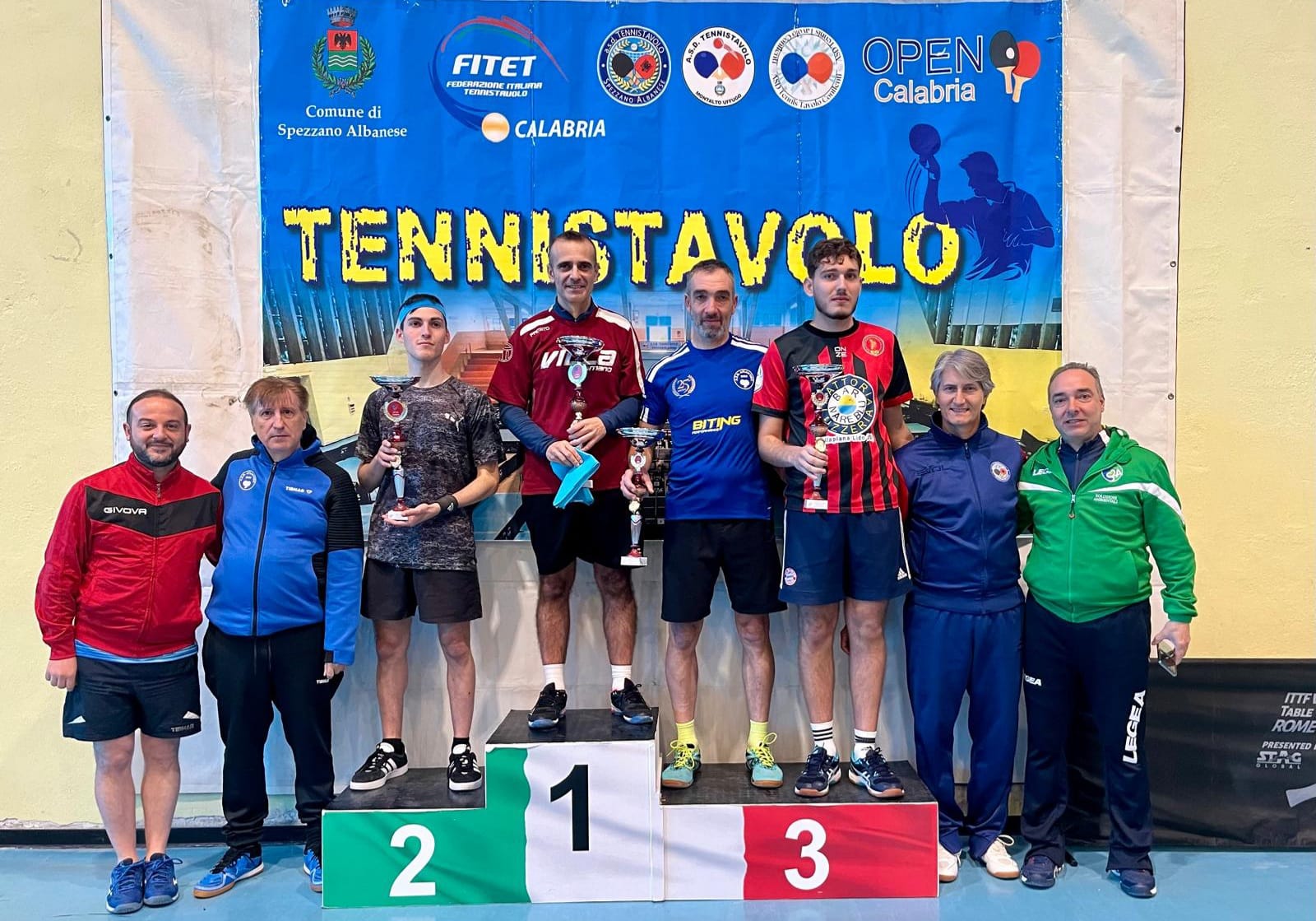 Torneo Open di Spezzano Albanese 4 5 gennaio 2025 podio del singolare Over 250 maschile Over 50 femminile