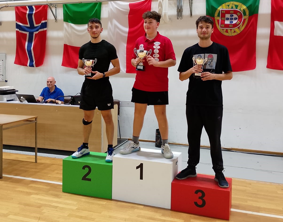 Torneo Over di Camerino 14 settembre 2025 podio del singolare Over 2 120 maschile 8 femminile