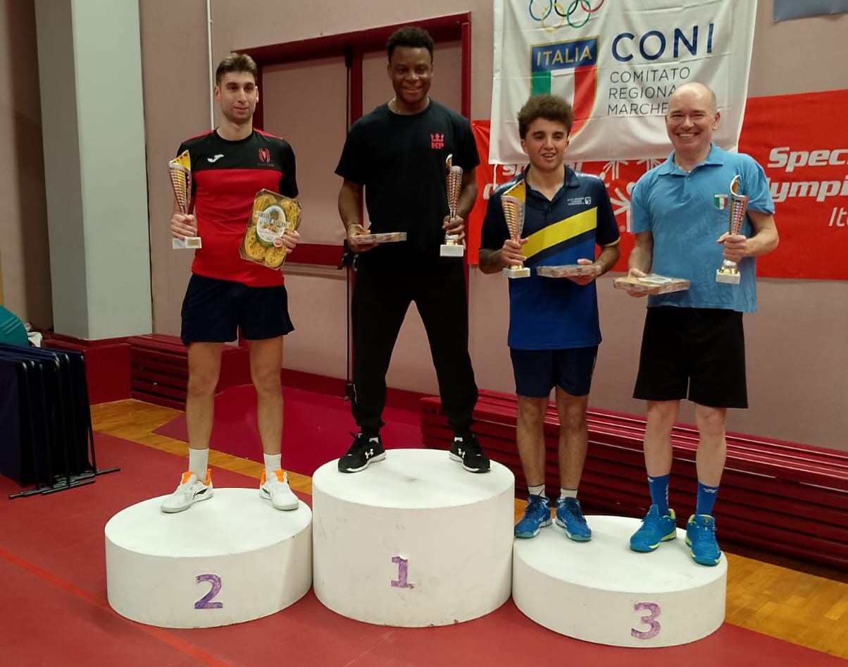 Torneo Over di Senigallia 8 9 novembre 2025 podio del singolare Over 1 1 maschile 1 femminile