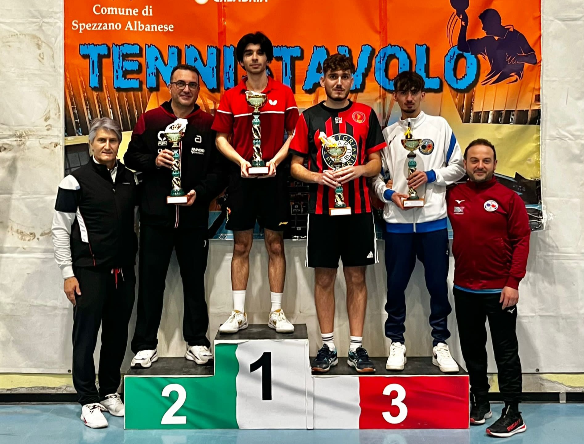 Torneo Over di Spezzano Albanese 3 4 aprile 2026 podio del singolare Over 2