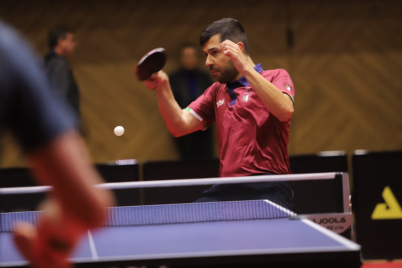 Torneo di Singolare Europeo di Qualificazione Olimpica di Sarajevo 2024 Niagol Stoyanov in azione di diritto