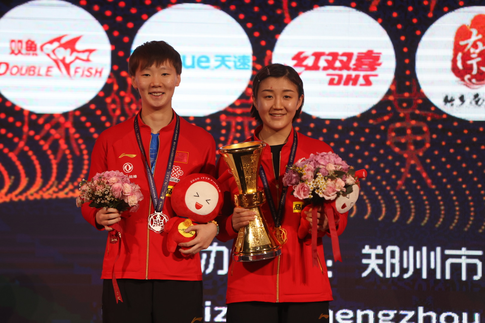 Wang Manyu e Chen Meng seconda a prima alle ITTF Finals 2020