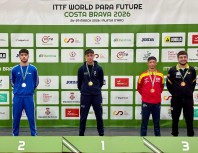 ITTF_World_Para_Future_Costa_Brava_2026_podio_del_singolare_maschile_di_classe_8_con_Ludovico_Bini_oro